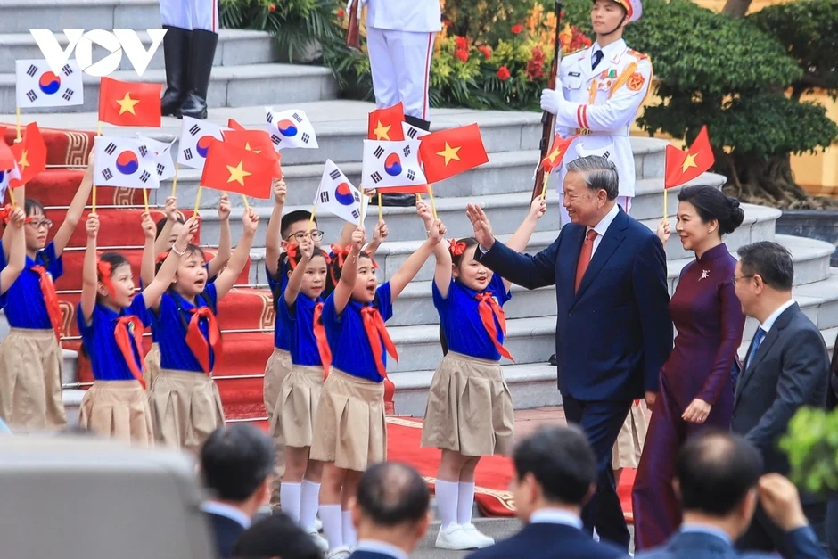 Toàn cảnh lễ đón chính thức Tổng thống Hàn Quốc Lee Jae Myung Toàn cảnh lễ đón chính thức Tổng thống Hàn Quốc Lee Jae Myung