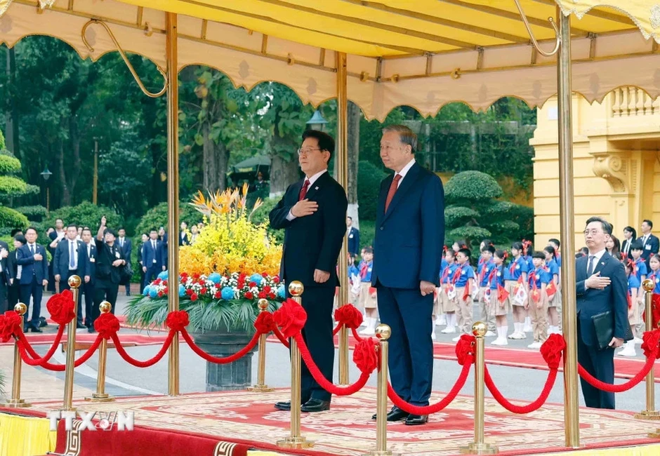 Toàn cảnh Lễ đón Tổng thống Hàn Quốc và Phu nhân thăm cấp Nhà nước tới Việt Nam