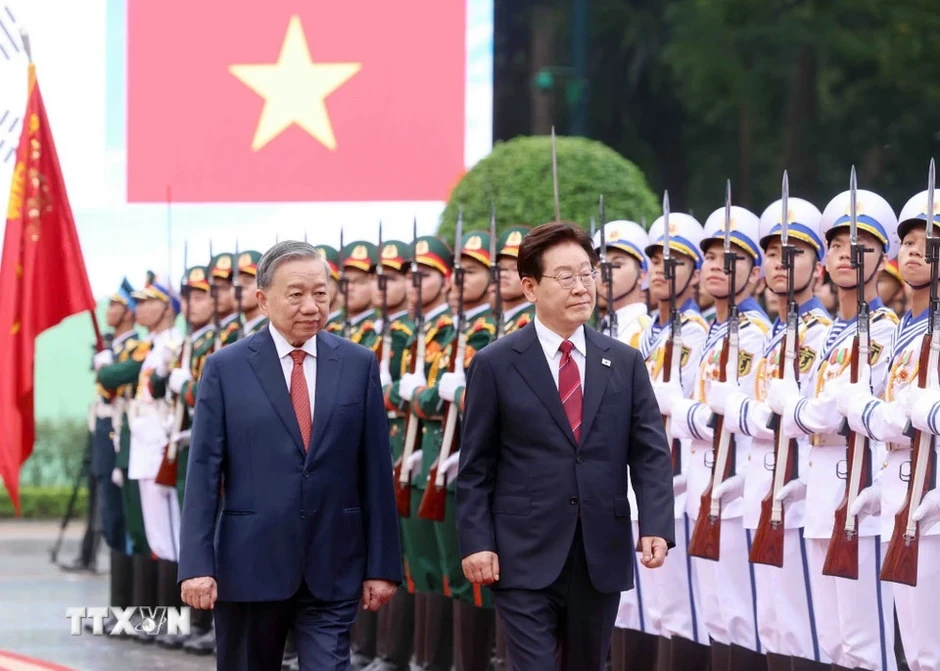 Toàn cảnh Lễ đón Tổng thống Hàn Quốc và Phu nhân thăm cấp Nhà nước tới Việt Nam