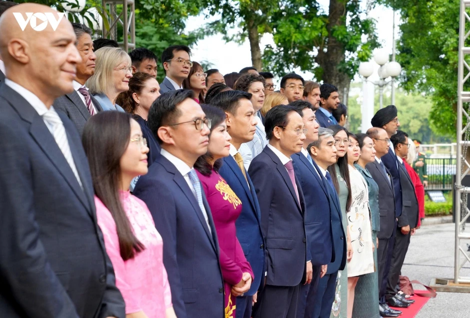 Toàn cảnh Lễ Thượng cờ kỷ niệm 59 năm Ngày thành lập ASEAN Toàn cảnh Lễ Thượng cờ kỷ niệm 59 năm Ngày thành lập ASEAN