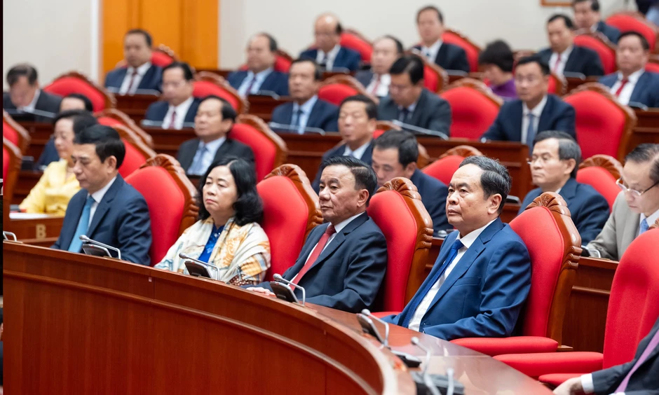 Toàn cảnh phiên bế mạc Hội nghị lần thứ 2 Ban Chấp hành Trung ương Đảng khóa XIV Toàn cảnh phiên bế mạc Hội nghị lần thứ 2 Ban Chấp hành Trung ương Đảng khóa XIV