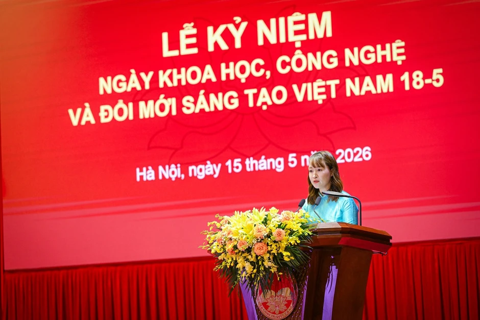 Tôn vinh những đóng góp cho khoa học, công nghệ và đổi mới sáng tạo Tôn vinh những đóng góp cho khoa học, công nghệ và đổi mới sáng tạo