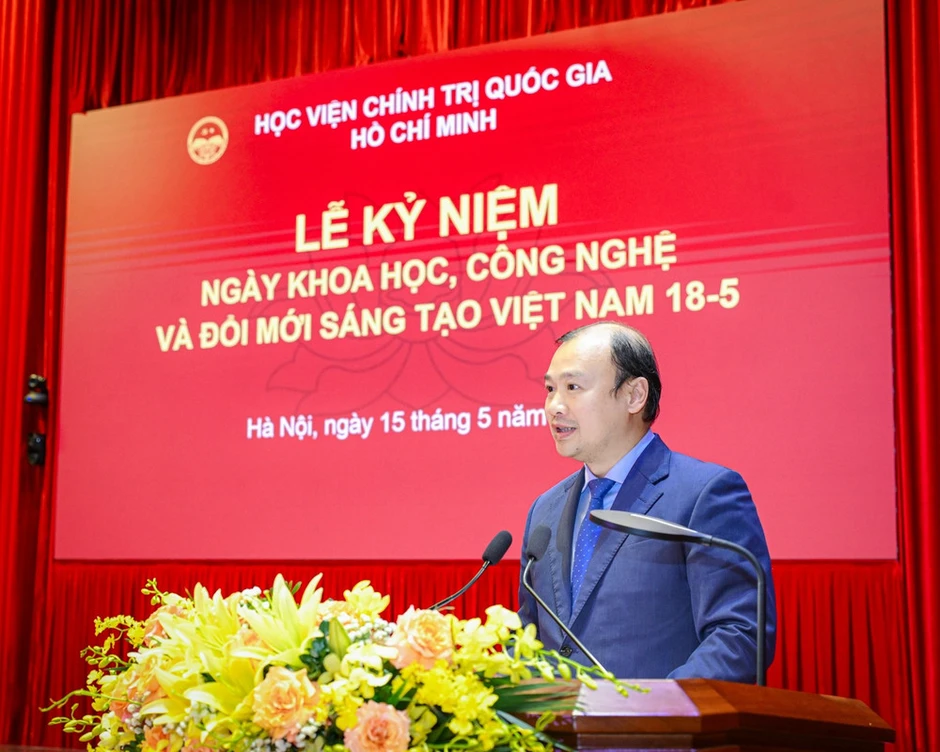 Tôn vinh những đóng góp cho khoa học, công nghệ và đổi mới sáng tạo Tôn vinh những đóng góp cho khoa học, công nghệ và đổi mới sáng tạo