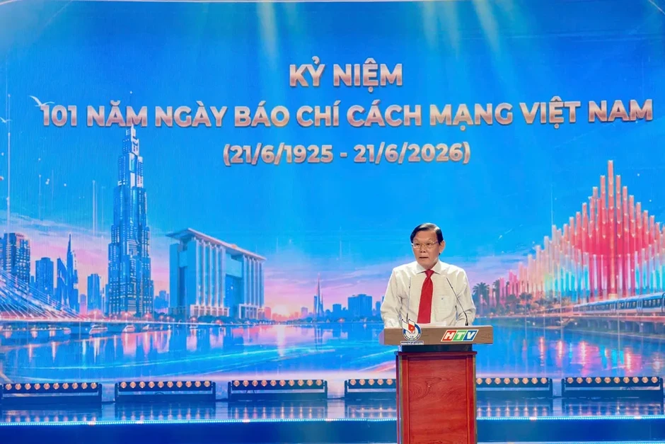 Tôn vinh những người làm báo đồng hành cùng sự phát triển của TPHCM Tôn vinh những người làm báo đồng hành cùng sự phát triển của TPHCM