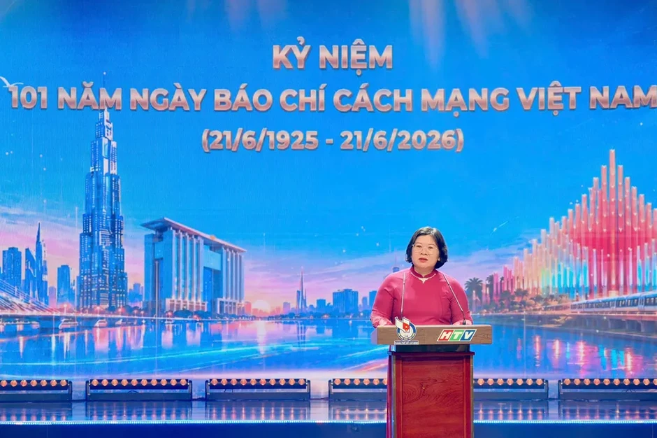 Tôn vinh những người làm báo đồng hành cùng sự phát triển của TPHCM Tôn vinh những người làm báo đồng hành cùng sự phát triển của TPHCM