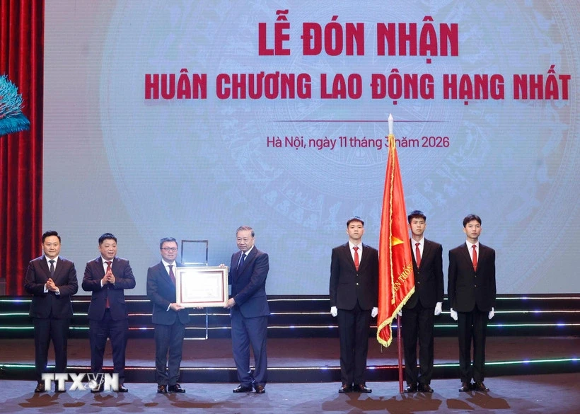 Tổng Bí thư: Báo Nhân Dân phải là “đơn vị xung kích”, “trạm cảm biến” thông tin sắc bén Tổng Bí thư: Báo Nhân Dân phải là “đơn vị xung kích”, “trạm cảm biến” thông tin sắc bén