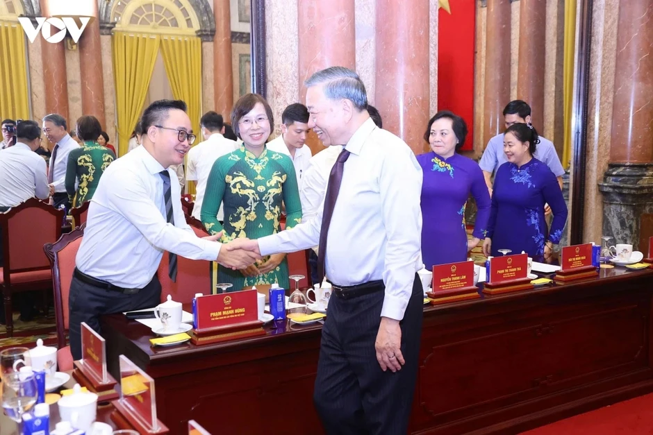 Tổng Bí thư, Chủ tịch nước: Báo chí phải góp phần củng cố niềm tin xã hội, bảo vệ nền tảng tư tưởng của Đảng Tổng Bí thư, Chủ tịch nước: Báo chí phải góp phần củng cố niềm tin xã hội, bảo vệ nền tảng tư tưởng của Đảng