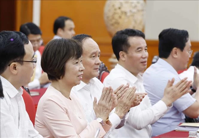Tổng Bí thư, Chủ tịch nước chủ trì cuộc làm việc về Đề án đổi mới mô hình phát triển đất nước Tổng Bí thư, Chủ tịch nước chủ trì cuộc làm việc về Đề án đổi mới mô hình phát triển đất nước