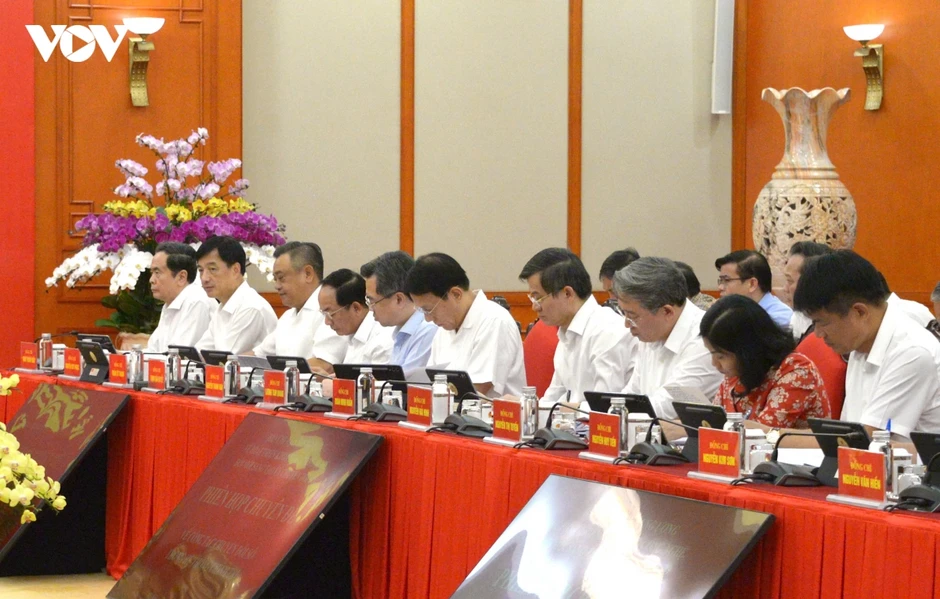 Tổng Bí thư, Chủ tịch nước chủ trì phiên họp chuyển đổi số ở hệ thống chính trị Tổng Bí thư, Chủ tịch nước chủ trì phiên họp chuyển đổi số ở hệ thống chính trị
