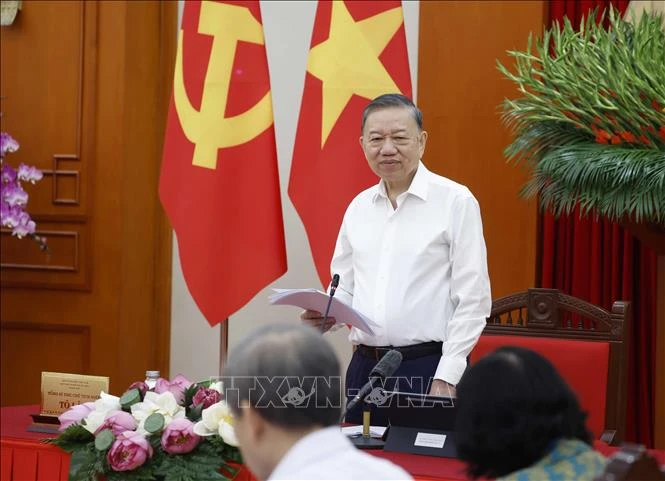 Tổng Bí thư, Chủ tịch nước chủ trì Phiên họp thứ nhất Ban Chỉ đạo Trung ương về sửa đổi, bổ sung Điều lệ Đảng Tổng Bí thư, Chủ tịch nước chủ trì Phiên họp thứ nhất Ban Chỉ đạo Trung ương về sửa đổi, bổ sung Điều lệ Đảng