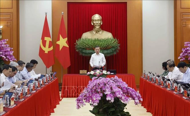 Tổng Bí thư, Chủ tịch nước chủ trì Phiên họp thứ nhất Ban Chỉ đạo Trung ương về sửa đổi, bổ sung Điều lệ Đảng Tổng Bí thư, Chủ tịch nước chủ trì Phiên họp thứ nhất Ban Chỉ đạo Trung ương về sửa đổi, bổ sung Điều lệ Đảng