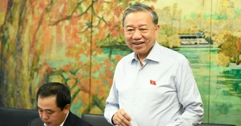 Tổng Bí thư, Chủ tịch nước: “Cứ xây nhà lên bán nhưng đường sá không ai lo”