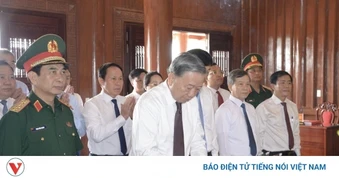 Tổng Bí thư, Chủ tịch nước dâng hương tưởng nhớ Đại tướng Võ Nguyên Giáp và các Anh hùng liệt sĩ