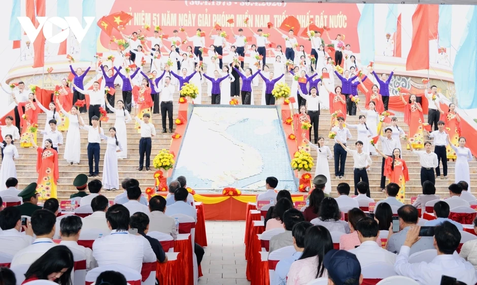 Tổng Bí thư, Chủ tịch nước dâng hương tưởng nhớ Đại tướng Võ Nguyên Giáp và các Anh hùng liệt sĩ Tổng Bí thư, Chủ tịch nước dâng hương tưởng nhớ Đại tướng Võ Nguyên Giáp và các Anh hùng liệt sĩ