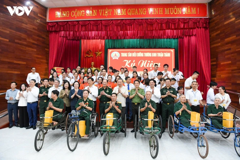 Tổng Bí thư, Chủ tịch nước: Đất nước phát triển, người có công và gia đình phải được chăm lo tốt hơn Tổng Bí thư, Chủ tịch nước: Đất nước phát triển, người có công và gia đình phải được chăm lo tốt hơn