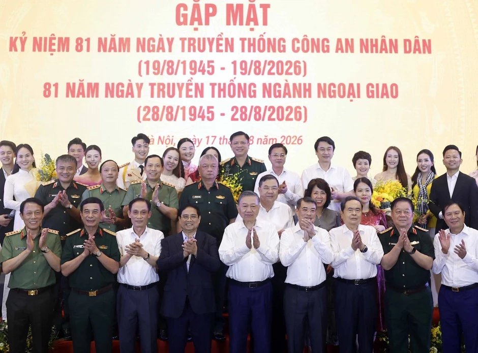 Tổng Bí thư, Chủ tịch nước dự gặp mặt ngày truyền thống CAND và ngành Ngoại giao Tổng Bí thư, Chủ tịch nước dự gặp mặt ngày truyền thống CAND và ngành Ngoại giao