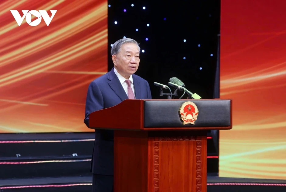 Tổng Bí thư, Chủ tịch nước dự lễ kỷ niệm Ngày truyền thống lực lượng tham mưu CAND Tổng Bí thư, Chủ tịch nước dự lễ kỷ niệm Ngày truyền thống lực lượng tham mưu CAND