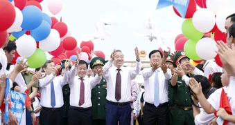 Tổng Bí thư, Chủ tịch nước dự lễ thượng cờ 'Thống nhất non sông'