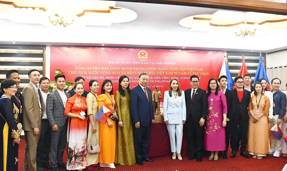 Tổng Bí thư, Chủ tịch nước gặp mặt cộng đồng người Việt tại Philippines Tổng Bí thư, Chủ tịch nước gặp mặt cộng đồng người Việt tại Philippines