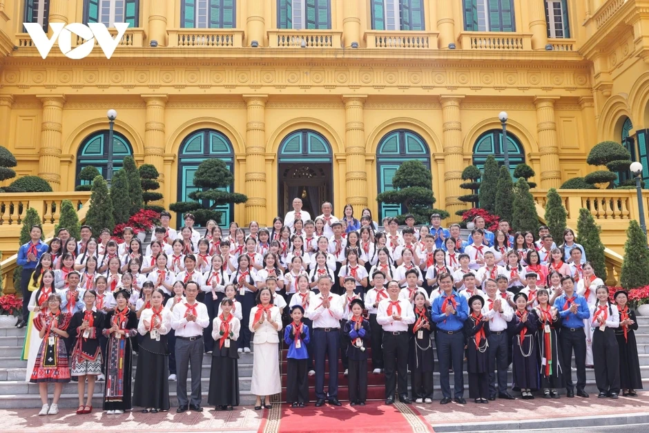 Tổng Bí thư, Chủ tịch nước gặp mặt đội viên Đội thiếu niên Tiền phong tiêu biểu Tổng Bí thư, Chủ tịch nước gặp mặt đội viên Đội thiếu niên Tiền phong tiêu biểu