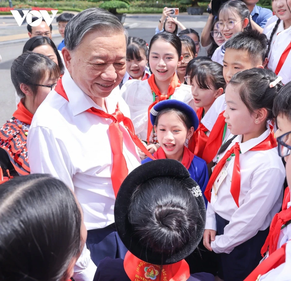 Tổng Bí thư, Chủ tịch nước gặp mặt đội viên Đội thiếu niên Tiền phong tiêu biểu Tổng Bí thư, Chủ tịch nước gặp mặt đội viên Đội thiếu niên Tiền phong tiêu biểu