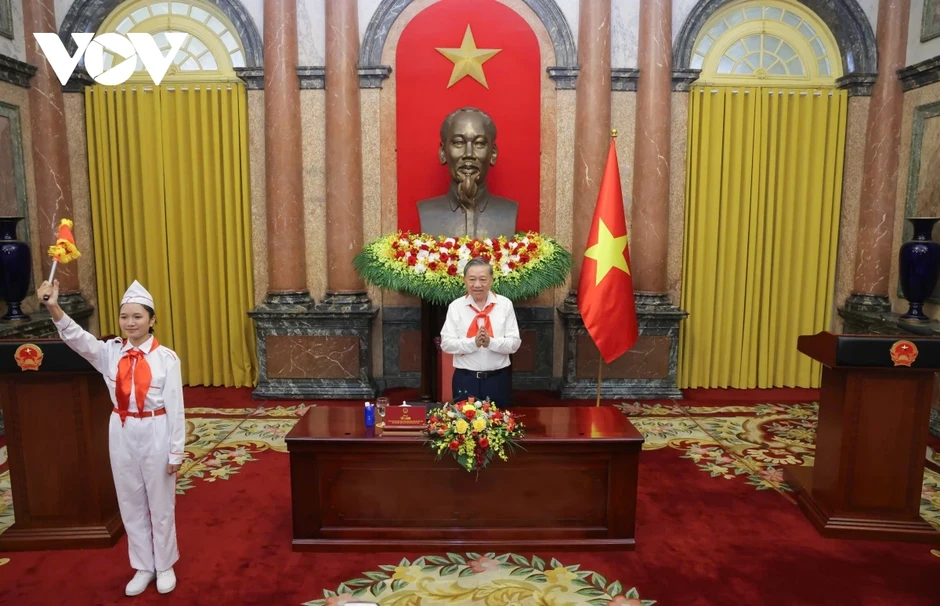 Tổng Bí thư, Chủ tịch nước gặp mặt đội viên Đội thiếu niên Tiền phong tiêu biểu Tổng Bí thư, Chủ tịch nước gặp mặt đội viên Đội thiếu niên Tiền phong tiêu biểu
