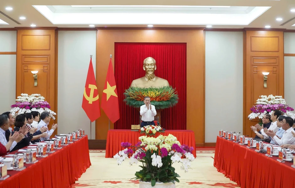 Tổng Bí thư, Chủ tịch nước: “Không để hội họp nhiều mà sản phẩm ít” Tổng Bí thư, Chủ tịch nước: “Không để hội họp nhiều mà sản phẩm ít”