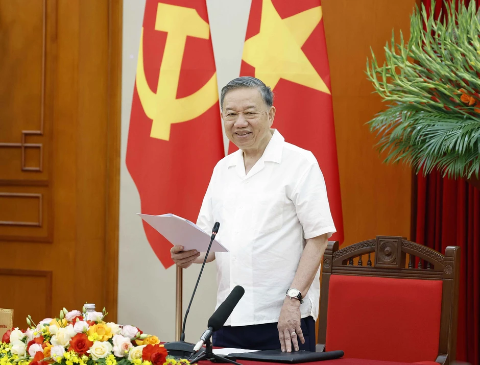 Tổng Bí thư, Chủ tịch nước: Kịp thời đưa người không còn đủ tư cách ra khỏi Đảng Tổng Bí thư, Chủ tịch nước: Kịp thời đưa người không còn đủ tư cách ra khỏi Đảng