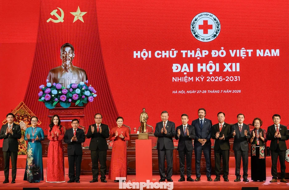 Tổng Bí thư, Chủ tịch nước: Một Việt Nam hùng cường phải đồng thời là một Việt Nam nhân ái Tổng Bí thư, Chủ tịch nước: Một Việt Nam hùng cường phải đồng thời là một Việt Nam nhân ái