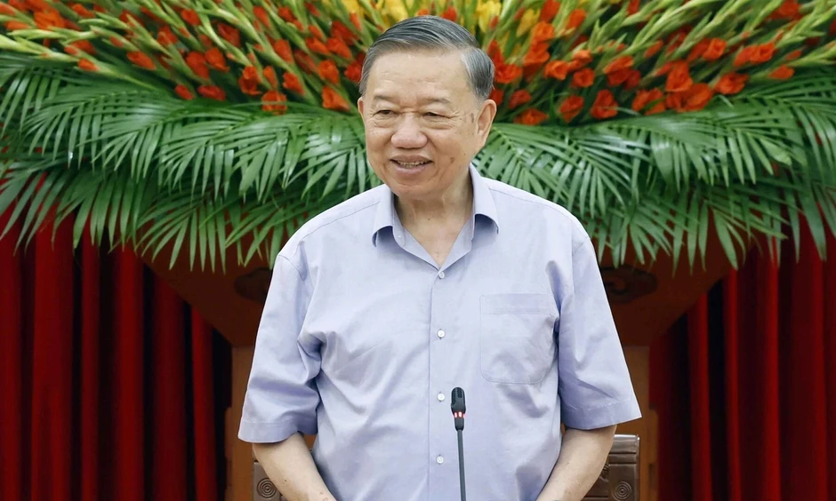 Tổng Bí thư, Chủ tịch nước: Nghiên cứu giảm biên chế quản lý, tăng giáo viên trực tiếp giảng dạy Tổng Bí thư, Chủ tịch nước: Nghiên cứu giảm biên chế quản lý, tăng giáo viên trực tiếp giảng dạy