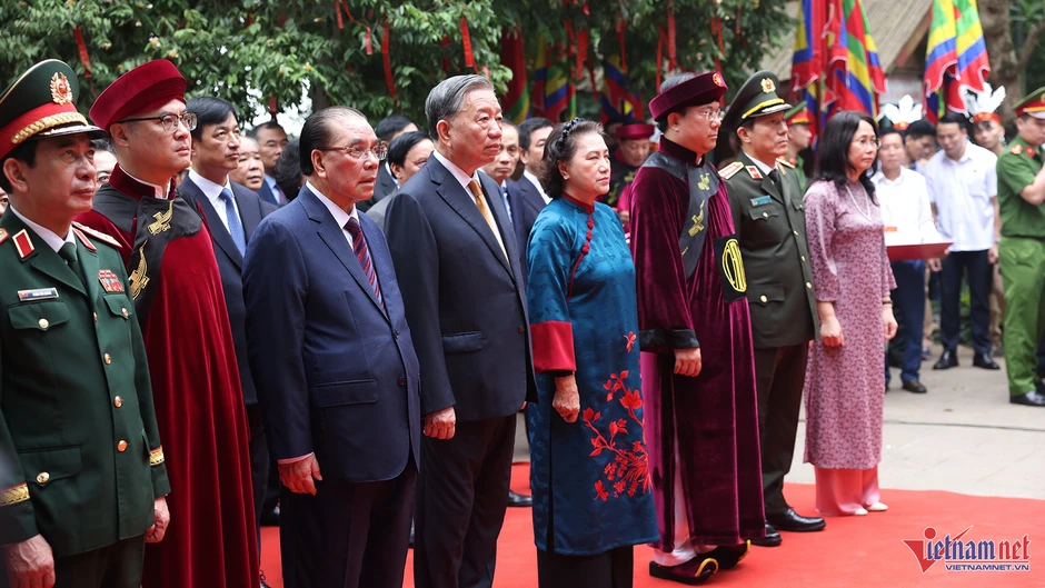 Tổng Bí thư, Chủ tịch nước: Phát triển đất nước phải bắt đầu bằng những câu hỏi rất cụ thể Tổng Bí thư, Chủ tịch nước: Phát triển đất nước phải bắt đầu bằng những câu hỏi rất cụ thể