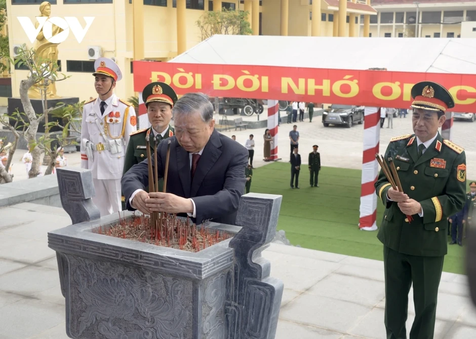 Tổng Bí thư, Chủ tịch nước: Quân khu 3 phải vững phên dậu, chắc thế trận lòng dân