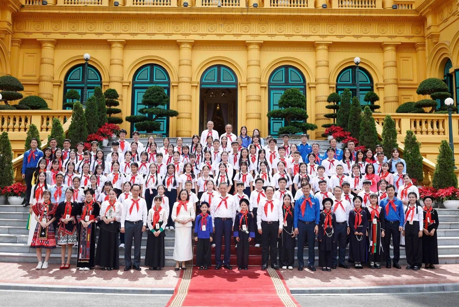 Tổng Bí thư, Chủ tịch nước: "Tuyệt đối không để bạo lực trong trường học" Tổng Bí thư, Chủ tịch nước: "Tuyệt đối không để bạo lực trong trường học"
