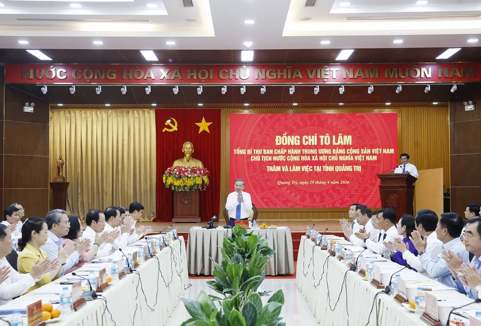 Tổng Bí thư, Chủ tịch nước: Tái định vị không gian phát triển Quảng Trị với chiến lược 'vươn Đông tỏa Tây' Tổng Bí thư, Chủ tịch nước: Tái định vị không gian phát triển Quảng Trị với chiến lược 'vươn Đông tỏa Tây'