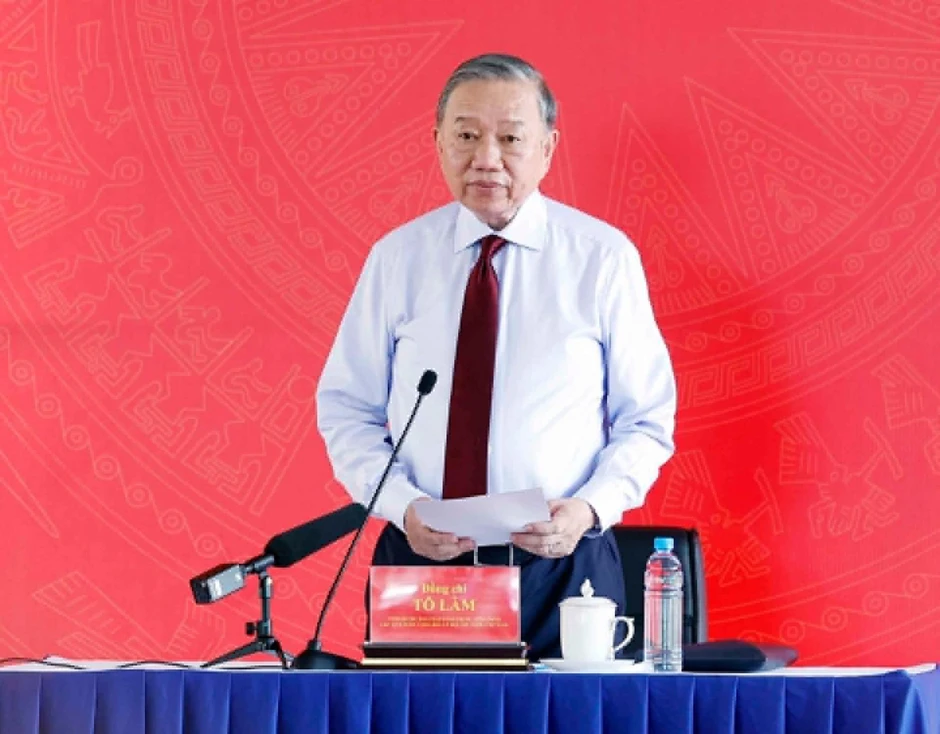 Tổng Bí thư, Chủ tịch nước thăm các nguyên lãnh đạo Đảng, Nhà nước và Mẹ Việt Nam anh hùng Tổng Bí thư, Chủ tịch nước thăm các nguyên lãnh đạo Đảng, Nhà nước và Mẹ Việt Nam anh hùng