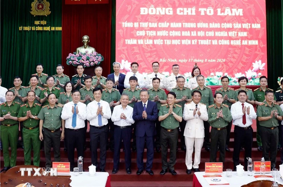Tổng Bí thư, Chủ tịch nước thăm Học viện Kỹ thuật và Công nghệ an ninh