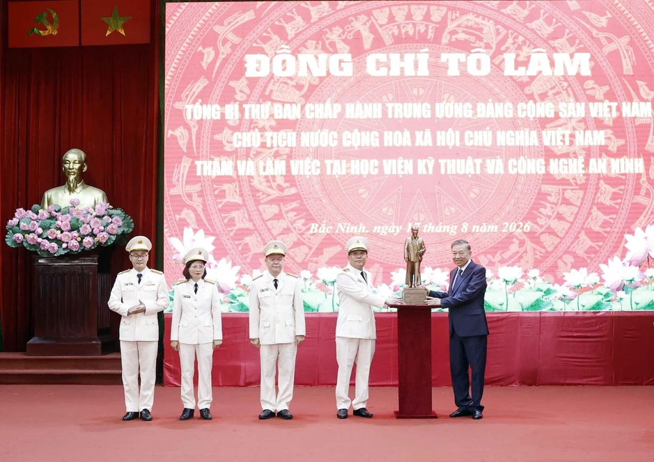 Tổng Bí thư, Chủ tịch nước thăm, làm việc tại Học viện Kỹ thuật và Công nghệ an ninh Tổng Bí thư, Chủ tịch nước thăm, làm việc tại Học viện Kỹ thuật và Công nghệ an ninh
