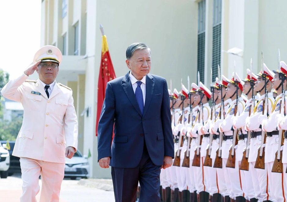 Tổng Bí thư, Chủ tịch nước thăm, làm việc tại Học viện Kỹ thuật và Công nghệ an ninh Tổng Bí thư, Chủ tịch nước thăm, làm việc tại Học viện Kỹ thuật và Công nghệ an ninh