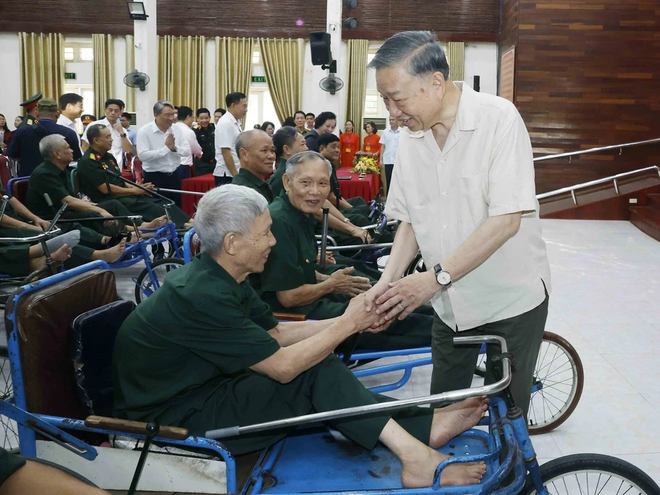 Tổng Bí thư, Chủ tịch nước thăm Trung tâm Điều dưỡng thương binh Thuận Thành Tổng Bí thư, Chủ tịch nước thăm Trung tâm Điều dưỡng thương binh Thuận Thành