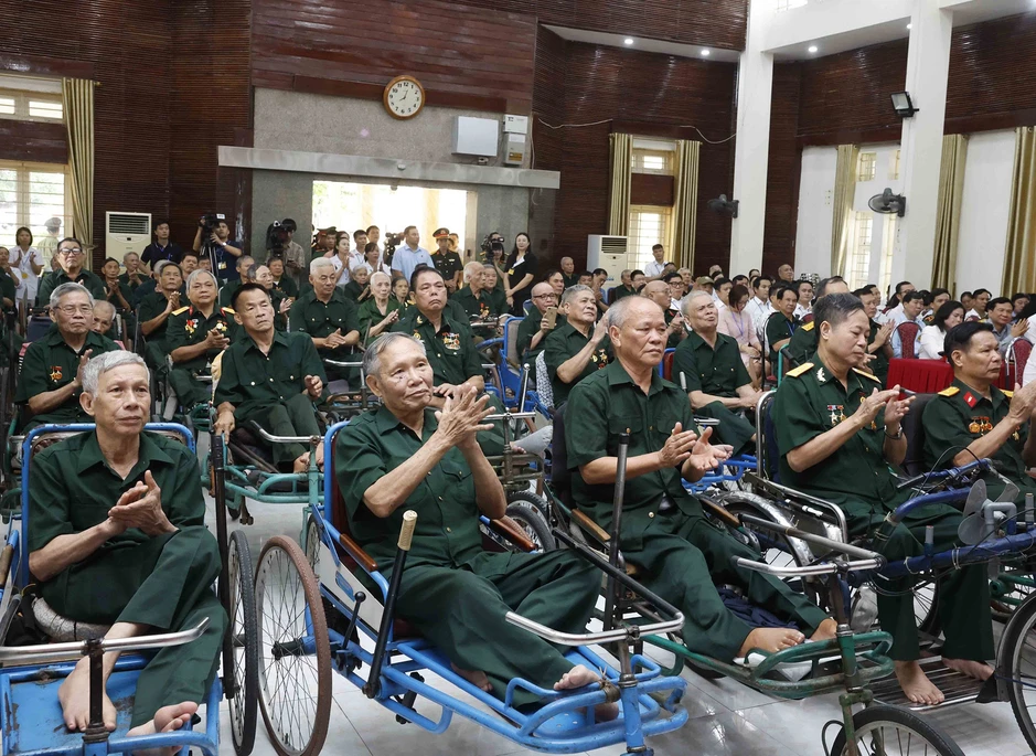 Tổng Bí thư, Chủ tịch nước thăm Trung tâm Điều dưỡng thương binh Thuận Thành Tổng Bí thư, Chủ tịch nước thăm Trung tâm Điều dưỡng thương binh Thuận Thành