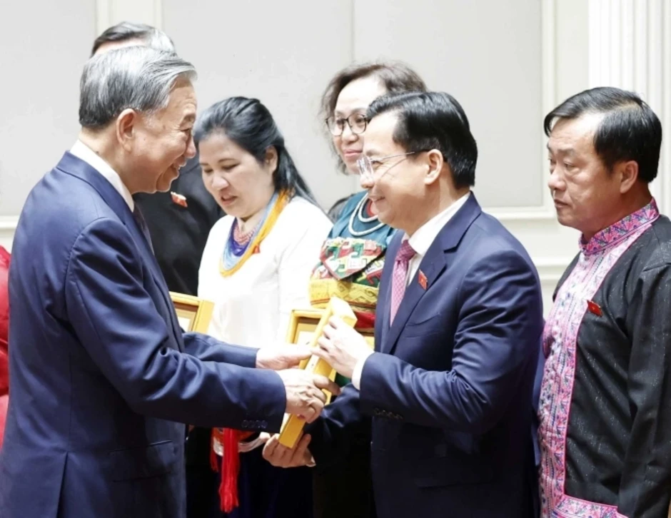 Tổng Bí thư, Chủ tịch nước: Thước đo chính sách là đời sống đồng bào - Báo TinVina Tổng Bí thư, Chủ tịch nước: Thước đo chính sách là đời sống đồng bào - Báo TinVina