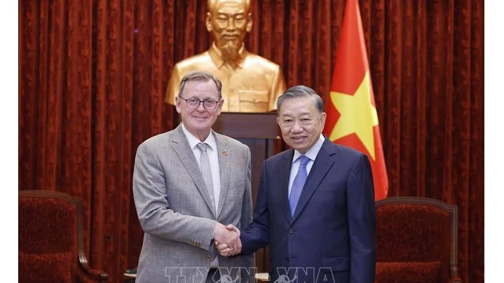 Tổng Bí thư, Chủ tịch nước tiếp Phó Chủ tịch Quốc hội Cộng hòa Liên bang Đức Tổng Bí thư, Chủ tịch nước tiếp Phó Chủ tịch Quốc hội Cộng hòa Liên bang Đức