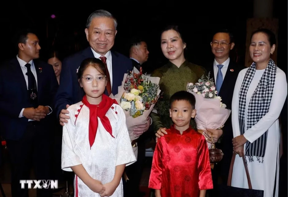 Tổng Bí thư, Chủ tịch nước Tô Lâm bắt đầu chuyến thăm cấp Nhà nước tới Singapore Tổng Bí thư, Chủ tịch nước Tô Lâm bắt đầu chuyến thăm cấp Nhà nước tới Singapore
