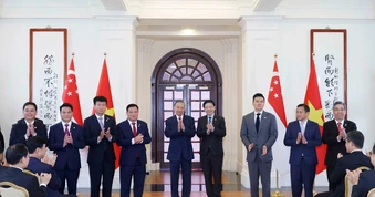 Tổng Bí thư, Chủ tịch nước Tô Lâm chứng kiến trao văn kiện hợp tác giữa Việt Nam và Singapore