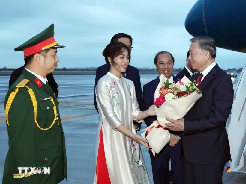 Tổng Bí thư, Chủ tịch nước Tô Lâm đến New York, bắt đầu chuyến công tác tại Mỹ Tổng Bí thư, Chủ tịch nước Tô Lâm đến New York, bắt đầu chuyến công tác tại Mỹ