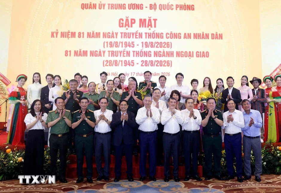 Tổng Bí thư, Chủ tịch nước Tô Lâm dự buổi gặp mặt kỷ niệm ngày truyền thống CAND và ngành Ngoại giao Tổng Bí thư, Chủ tịch nước Tô Lâm dự buổi gặp mặt kỷ niệm ngày truyền thống CAND và ngành Ngoại giao