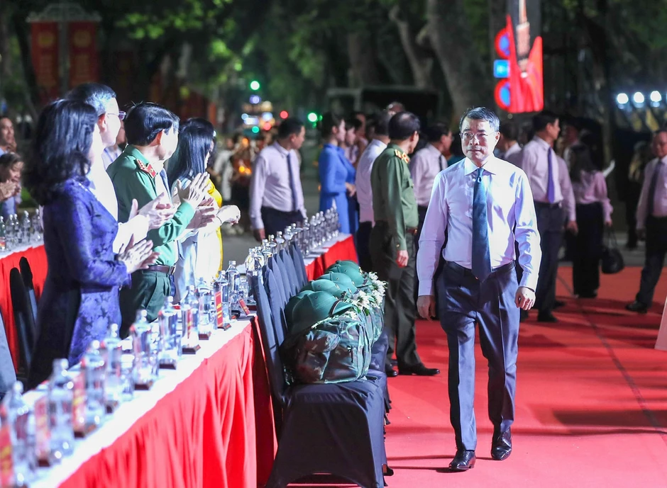 Tổng Bí thư, Chủ tịch nước Tô Lâm dự cầu truyền hình 'Sao sáng dẫn đường' Tổng Bí thư, Chủ tịch nước Tô Lâm dự cầu truyền hình 'Sao sáng dẫn đường'