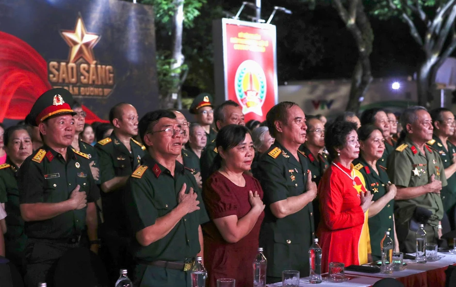 Tổng Bí thư, Chủ tịch nước Tô Lâm dự cầu truyền hình 'Sao sáng dẫn đường' Tổng Bí thư, Chủ tịch nước Tô Lâm dự cầu truyền hình 'Sao sáng dẫn đường'