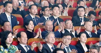 Tổng Bí thư, Chủ tịch nước Tô Lâm dự chương trình nghệ thuật Việt - Trung