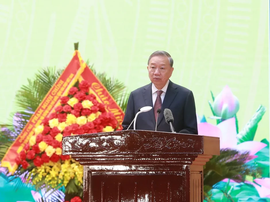 Tổng Bí thư, Chủ tịch nước Tô Lâm dự Lễ đón nhận danh hiệu Anh hùng Lực lượng vũ trang nhân dân của Quân khu 3 Tổng Bí thư, Chủ tịch nước Tô Lâm dự Lễ đón nhận danh hiệu Anh hùng Lực lượng vũ trang nhân dân của Quân khu 3